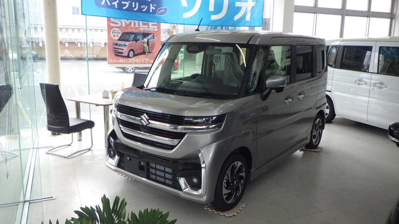 スペーシアカスタム　XS　全方位モニター付
令和6年7月登録　未使用展示車